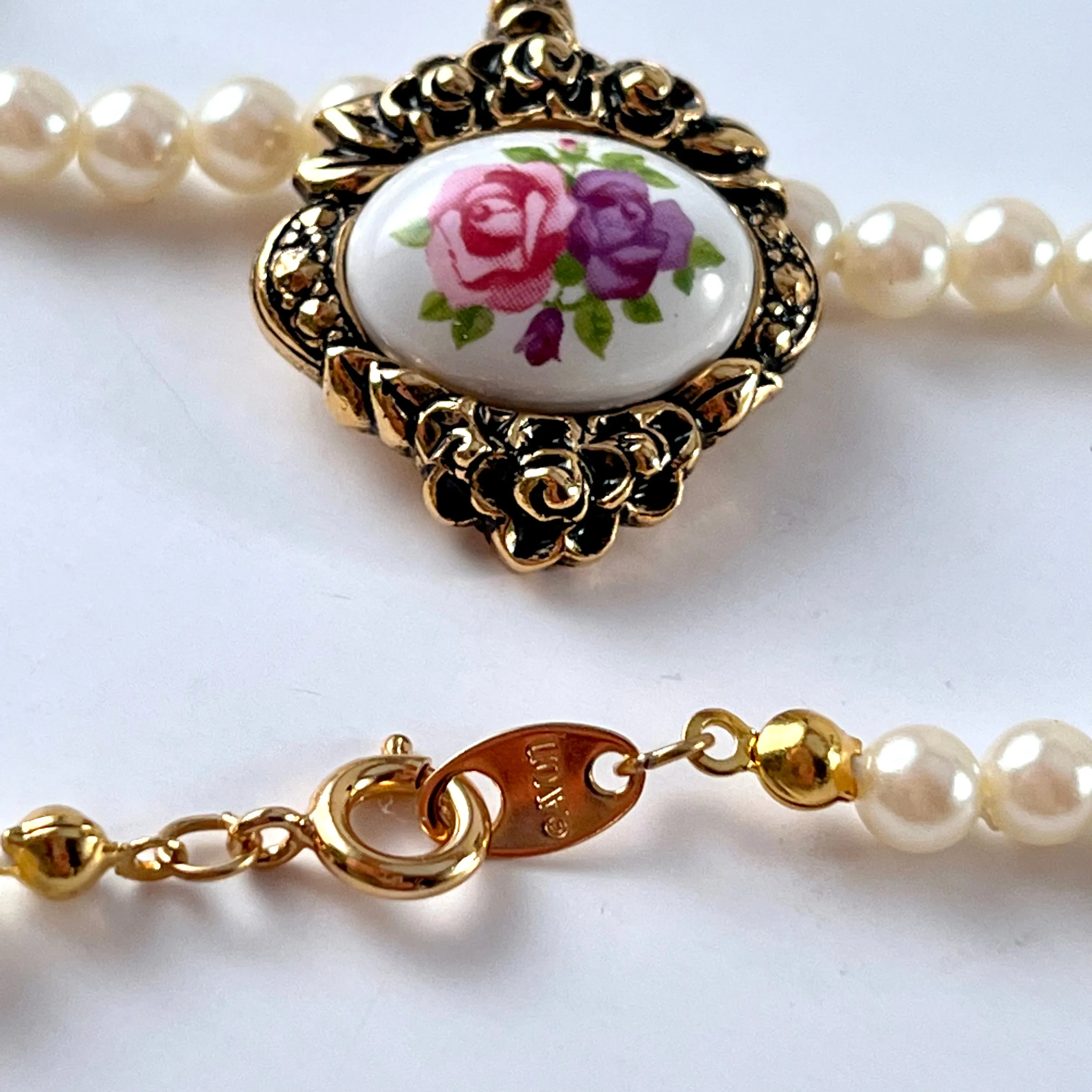1992 Avon Victorian Romance Necklace
