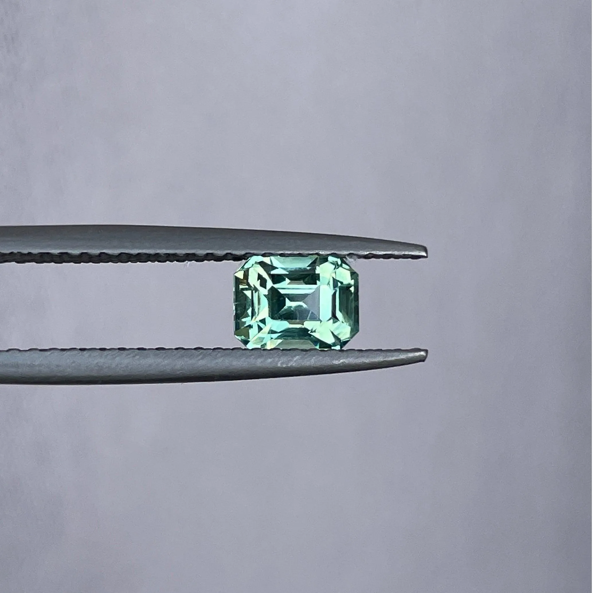 4.40 x 5.60mm Mint Green Sapphire 0.98ct