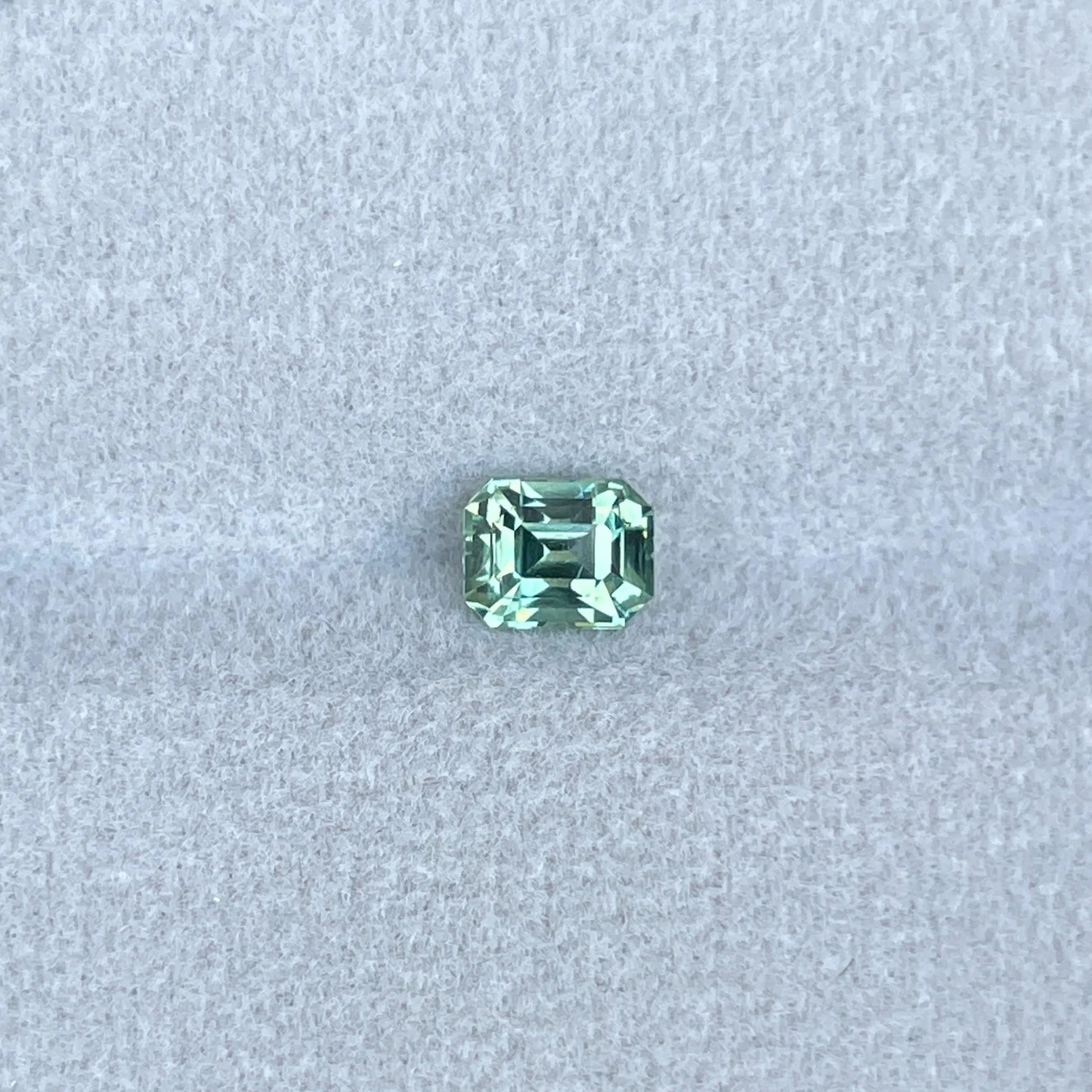 4.40 x 5.60mm Mint Green Sapphire 0.98ct