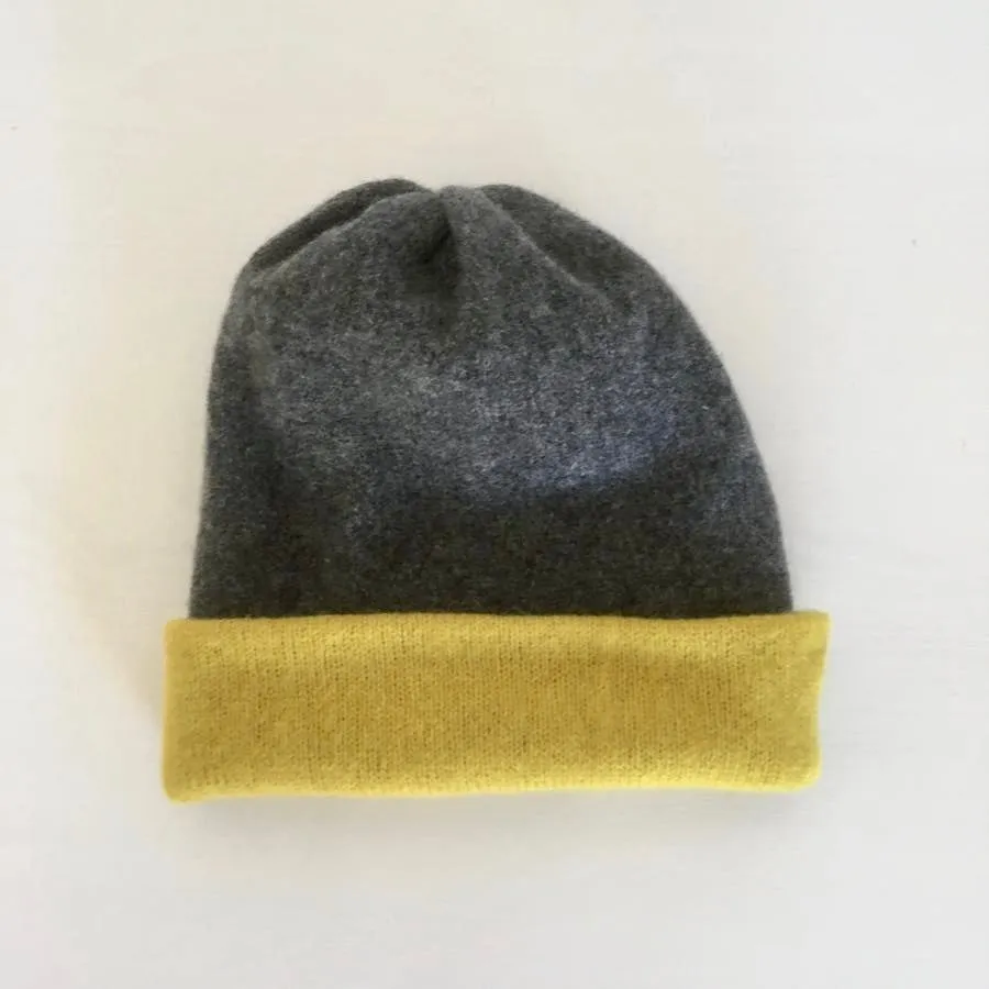 Hat - Reversible beanie hat soft lambswool