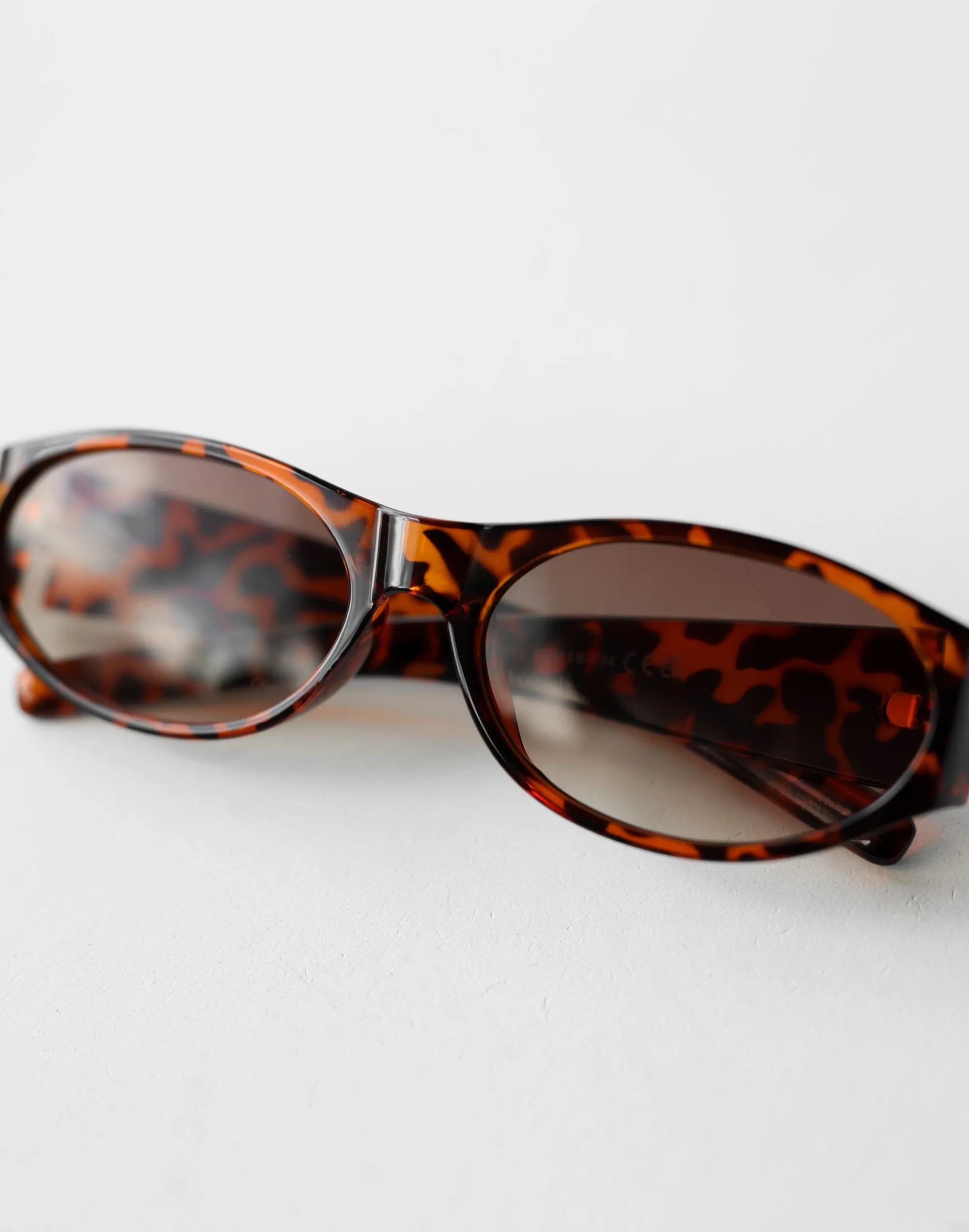 Leila Sunglasses (Tort)