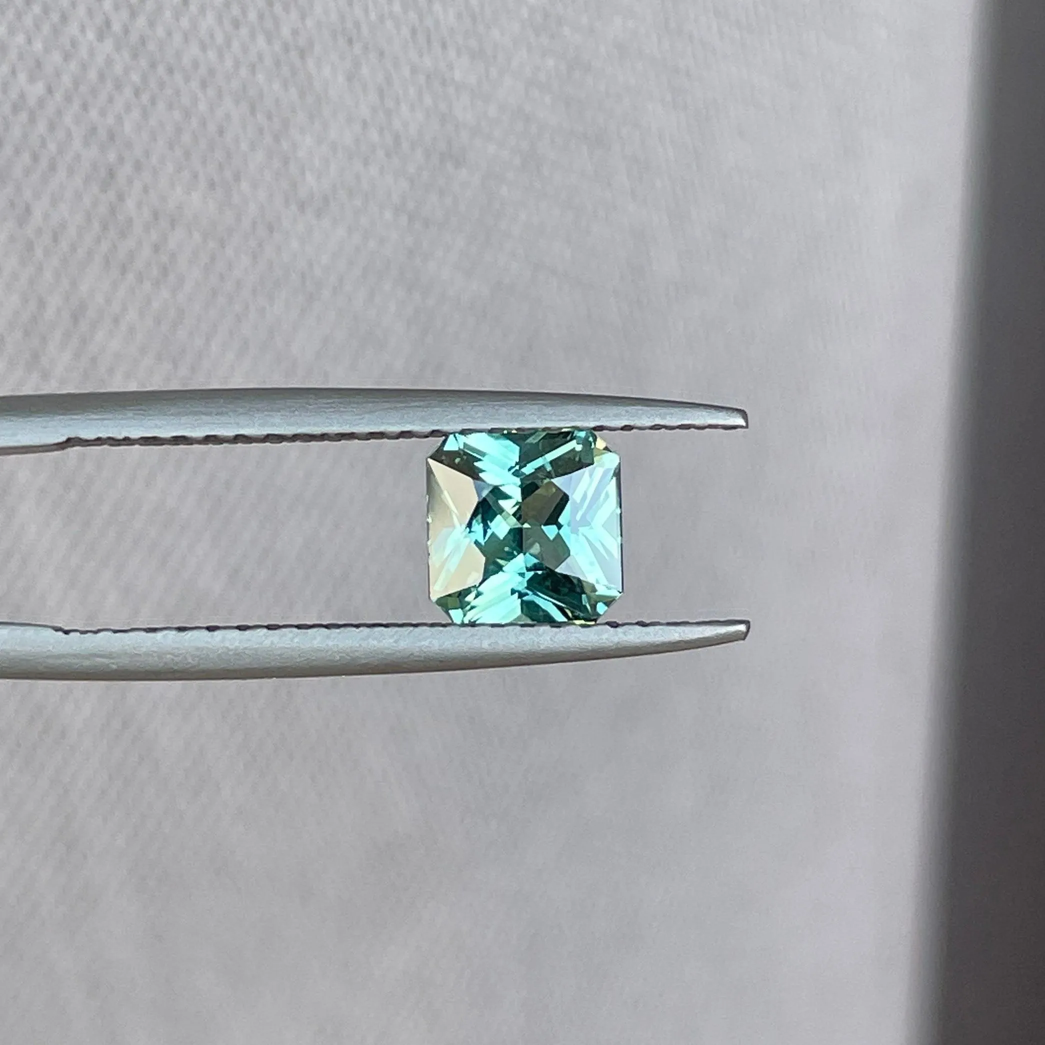 Natural Green Sapphire 1.16 crt Radiant Cut Corundum Wholesale Gem, Flawless faceted Loose Unmounted Gemstone, Vibrant Lustre and clarity