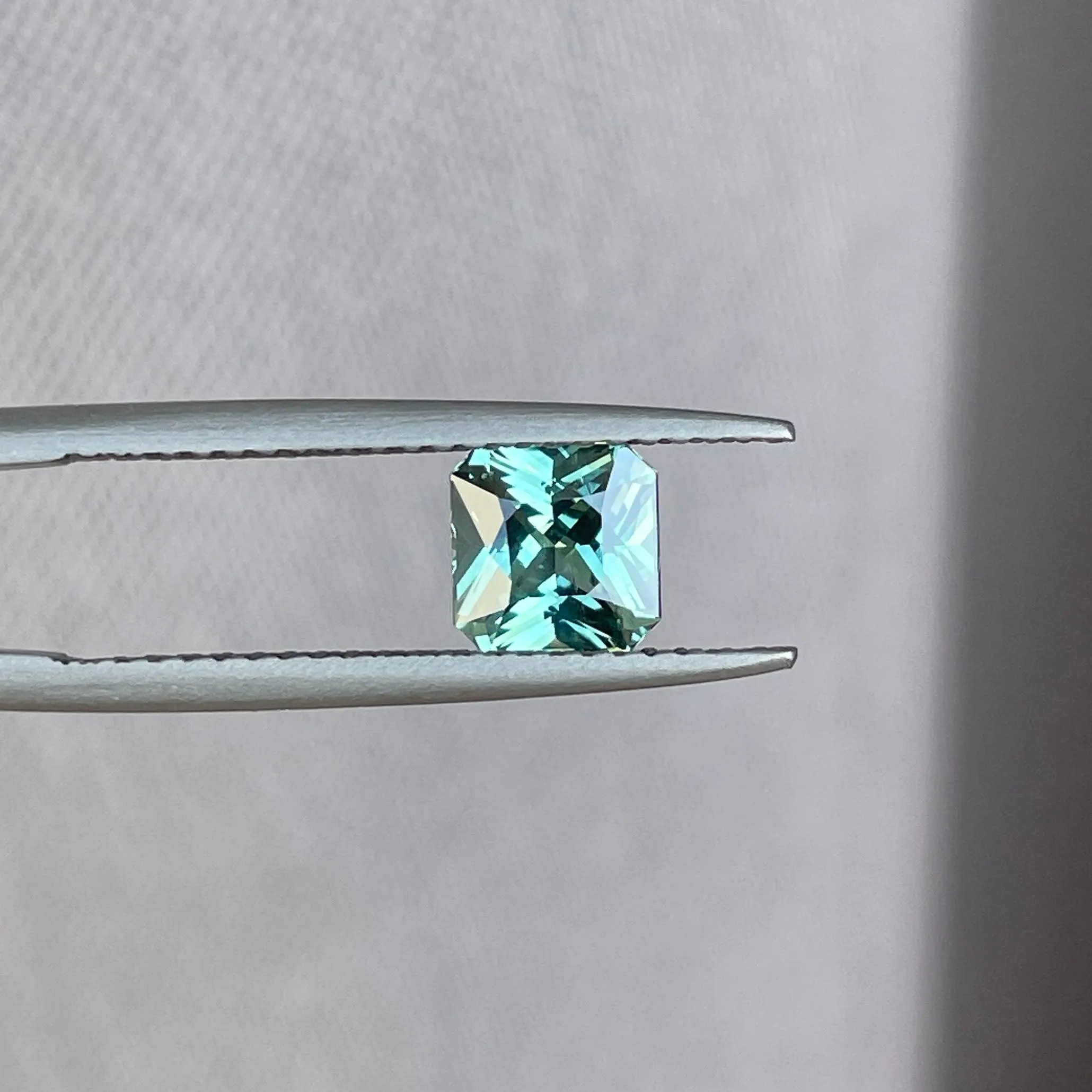Natural Green Sapphire 1.16 crt Radiant Cut Corundum Wholesale Gem, Flawless faceted Loose Unmounted Gemstone, Vibrant Lustre and clarity
