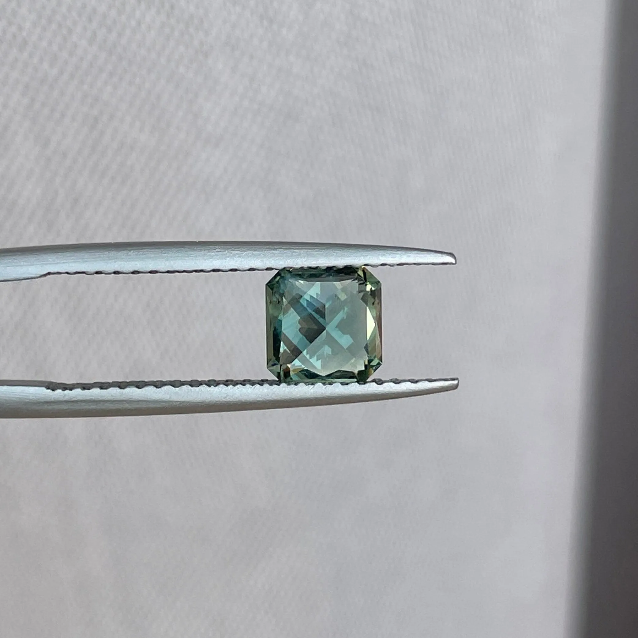 Natural Green Sapphire 1.16 crt Radiant Cut Corundum Wholesale Gem, Flawless faceted Loose Unmounted Gemstone, Vibrant Lustre and clarity