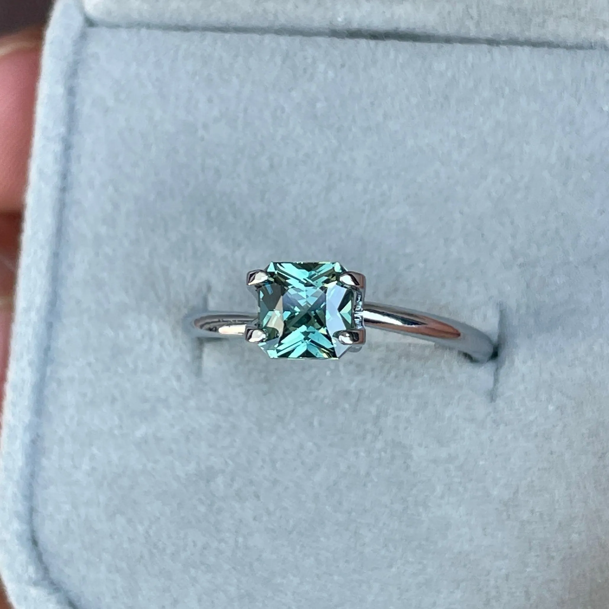 Natural Green Sapphire 1.16 crt Radiant Cut Corundum Wholesale Gem, Flawless faceted Loose Unmounted Gemstone, Vibrant Lustre and clarity
