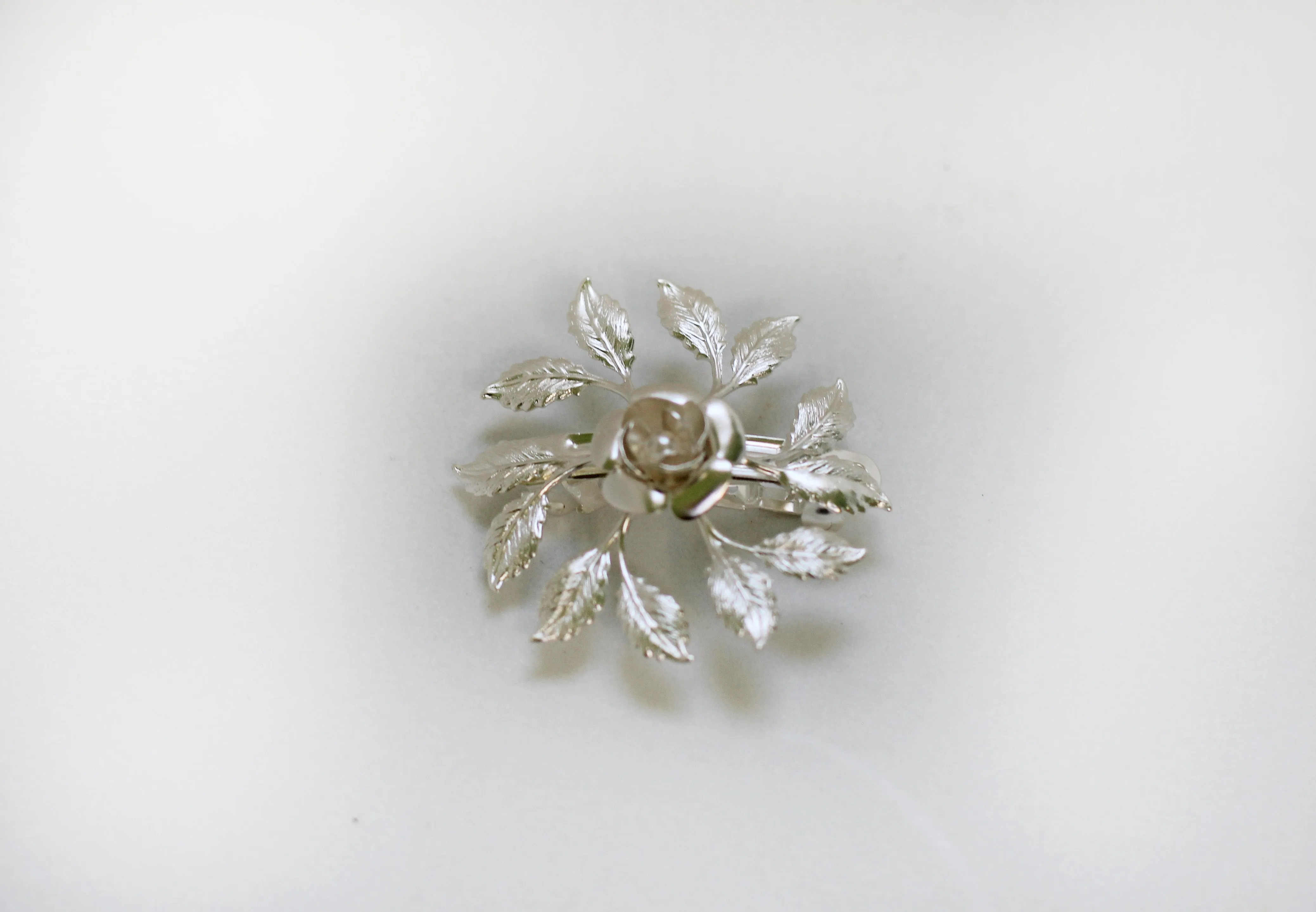 Preorder* Small Leaf Circle Barrette
