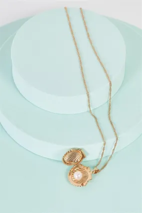 "Mermaid Treasure" Shell Clasp Medallion Chain Necklace