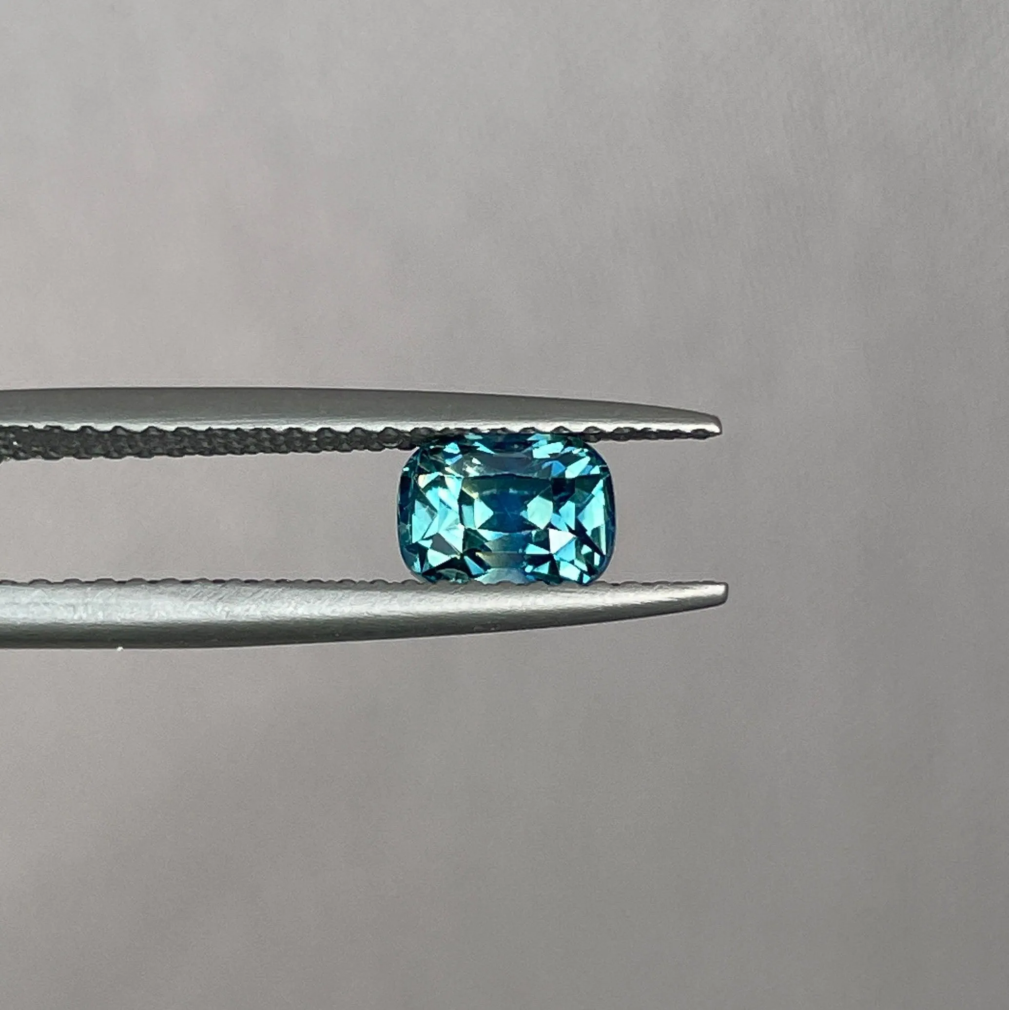 Teal Sapphire – 1.18 Cts - cushion - Blue/Green Sapphire - Natural Colour - Rare Colour - Natural Gemstone