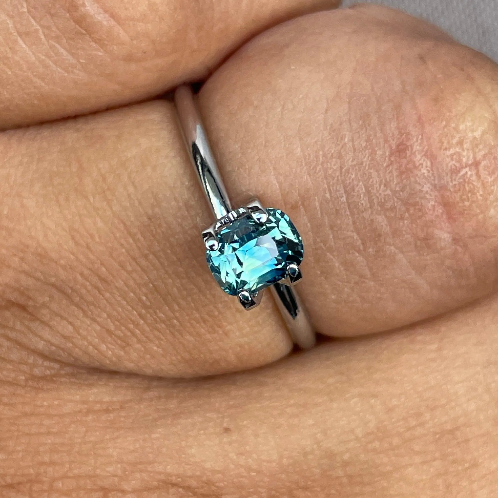 Teal Sapphire – 1.18 Cts - cushion - Blue/Green Sapphire - Natural Colour - Rare Colour - Natural Gemstone