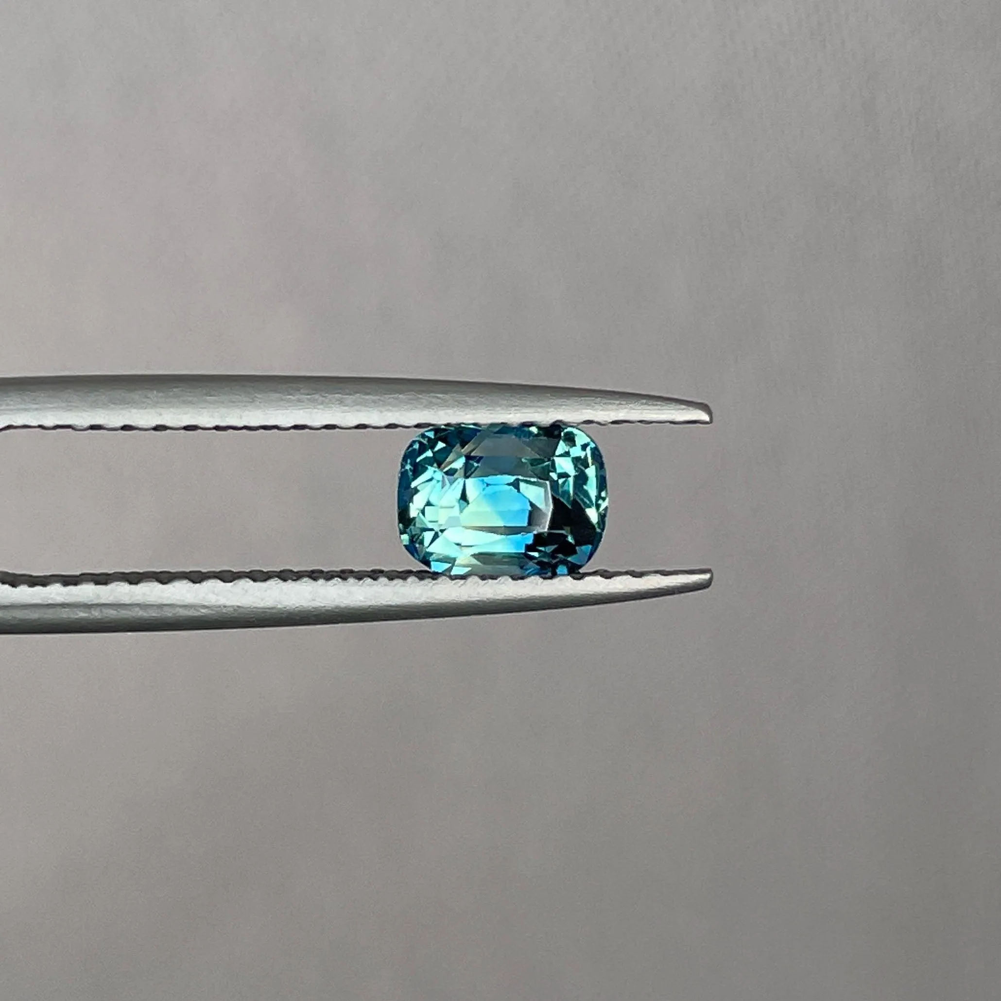 Teal Sapphire – 1.18 Cts - cushion - Blue/Green Sapphire - Natural Colour - Rare Colour - Natural Gemstone
