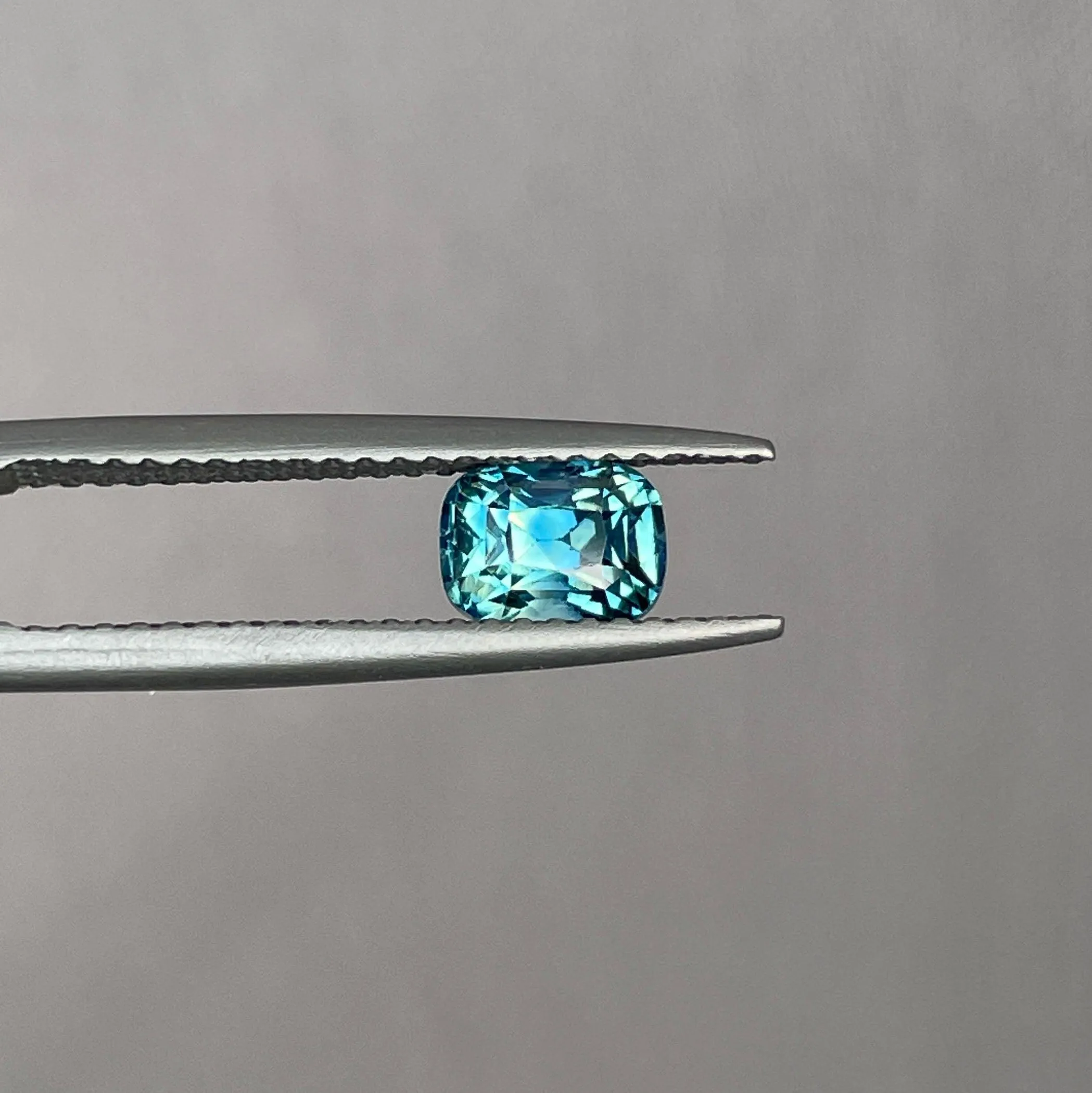 Teal Sapphire – 1.18 Cts - cushion - Blue/Green Sapphire - Natural Colour - Rare Colour - Natural Gemstone