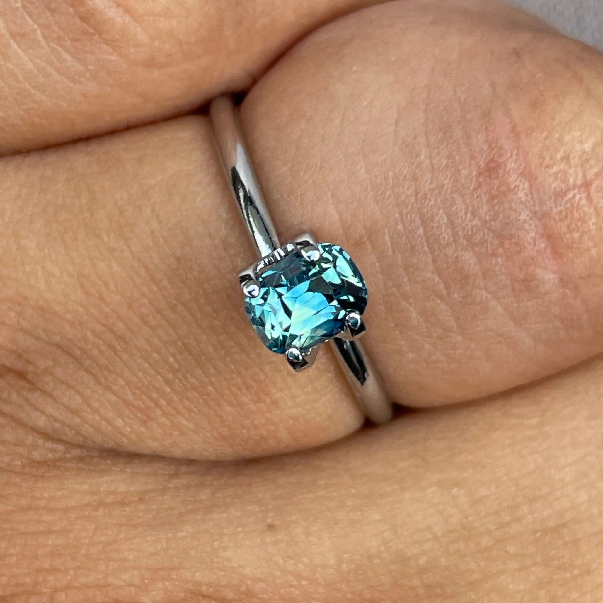 Teal Sapphire – 1.18 Cts - cushion - Blue/Green Sapphire - Natural Colour - Rare Colour - Natural Gemstone