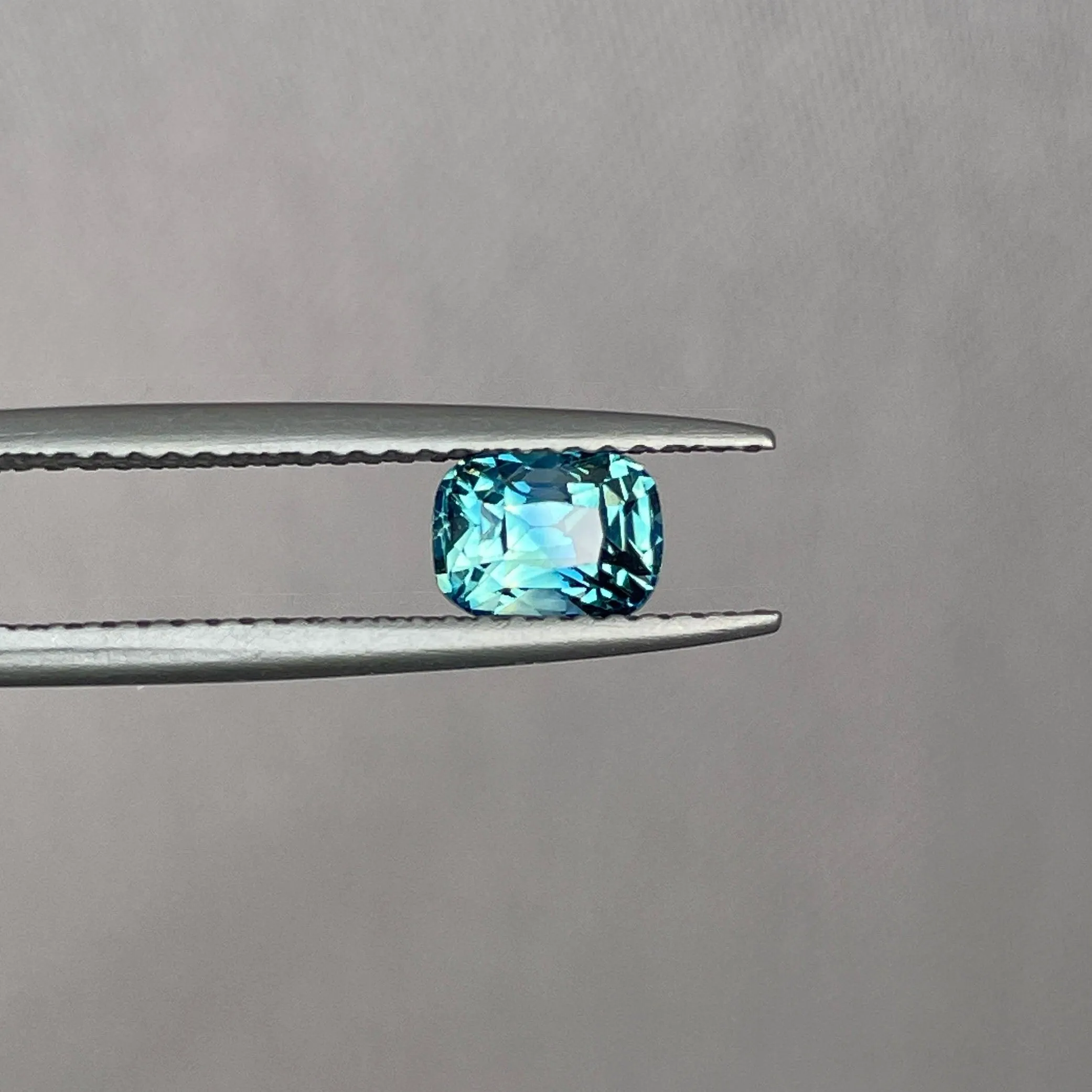 Teal Sapphire – 1.18 Cts - cushion - Blue/Green Sapphire - Natural Colour - Rare Colour - Natural Gemstone