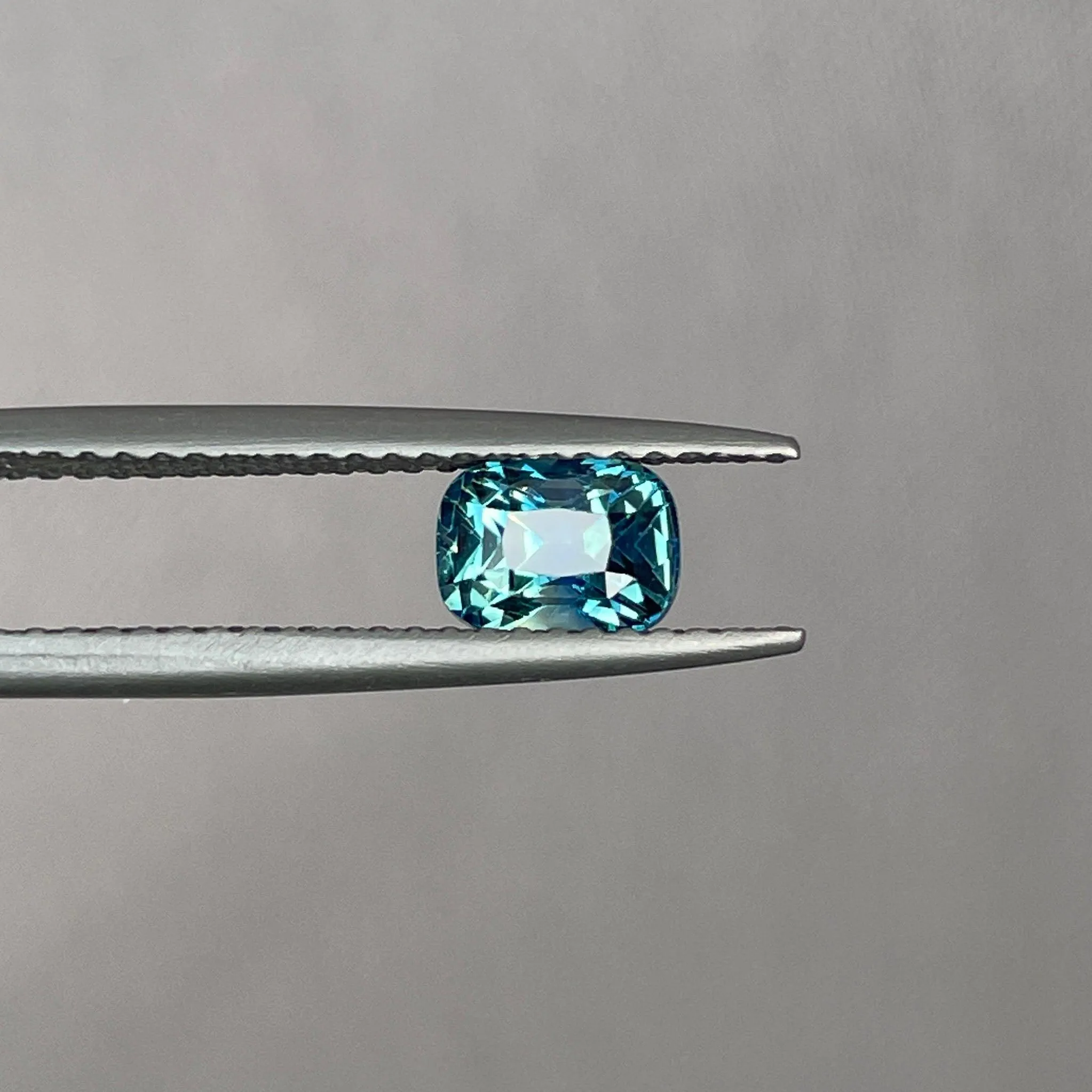 Teal Sapphire – 1.18 Cts - cushion - Blue/Green Sapphire - Natural Colour - Rare Colour - Natural Gemstone