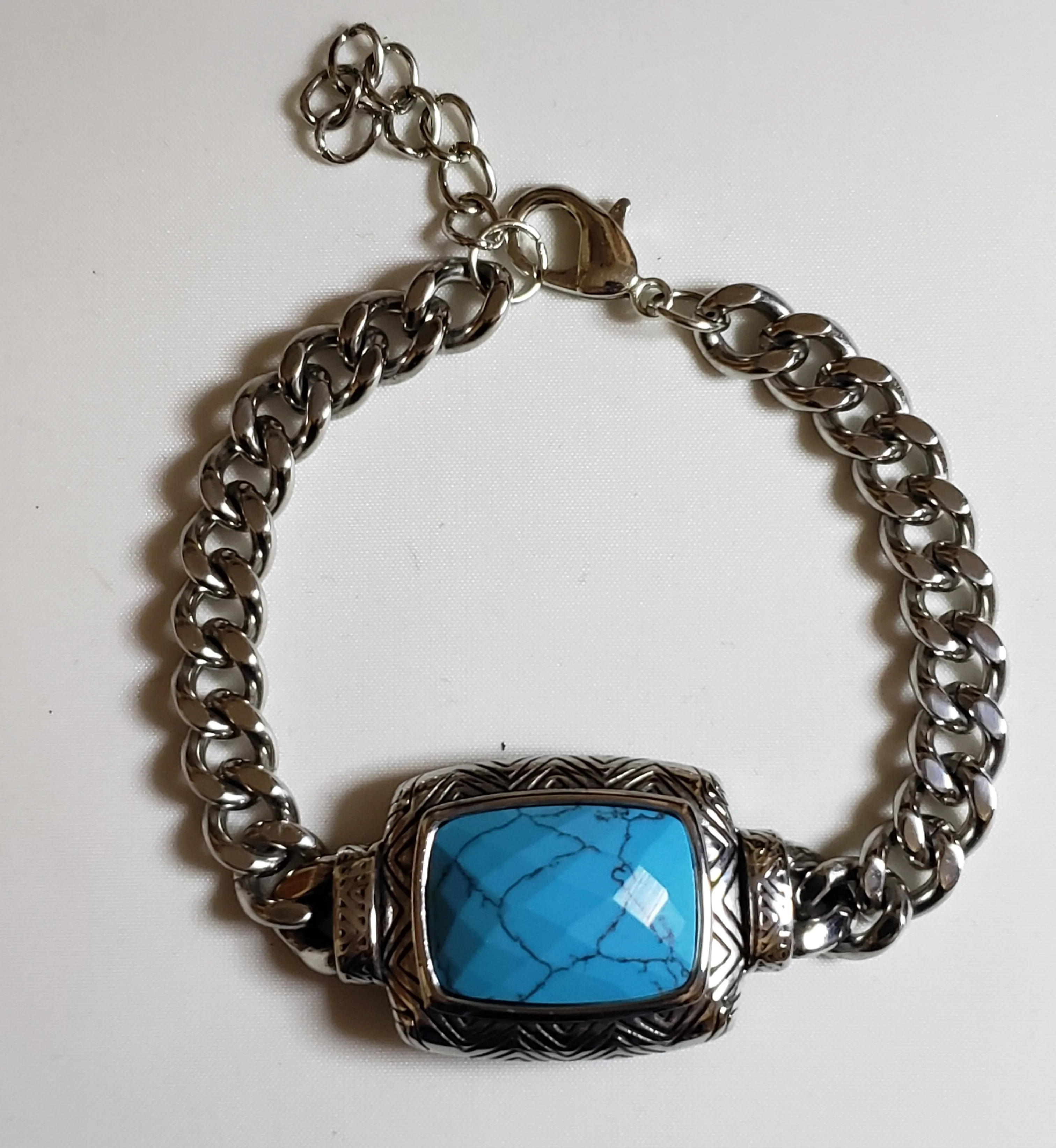 Turquoise Dyed Howlite (20 ctw) in Hand Faceted Black Oxidized Stainless Steel Bracelet, with 316 Chain and Lobster Claw Clasp. Adjustable 8.5"-9.5"