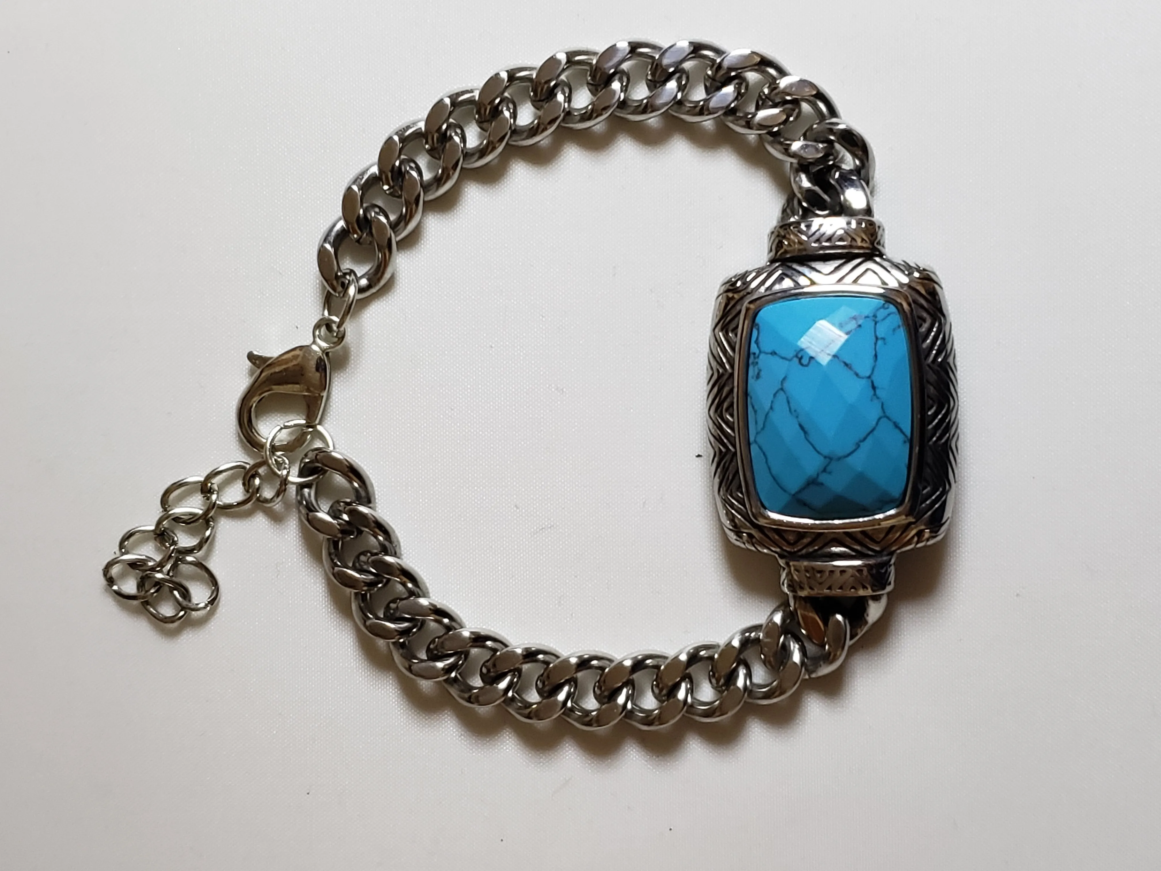 Turquoise Dyed Howlite (20 ctw) in Hand Faceted Black Oxidized Stainless Steel Bracelet, with 316 Chain and Lobster Claw Clasp. Adjustable 8.5"-9.5"