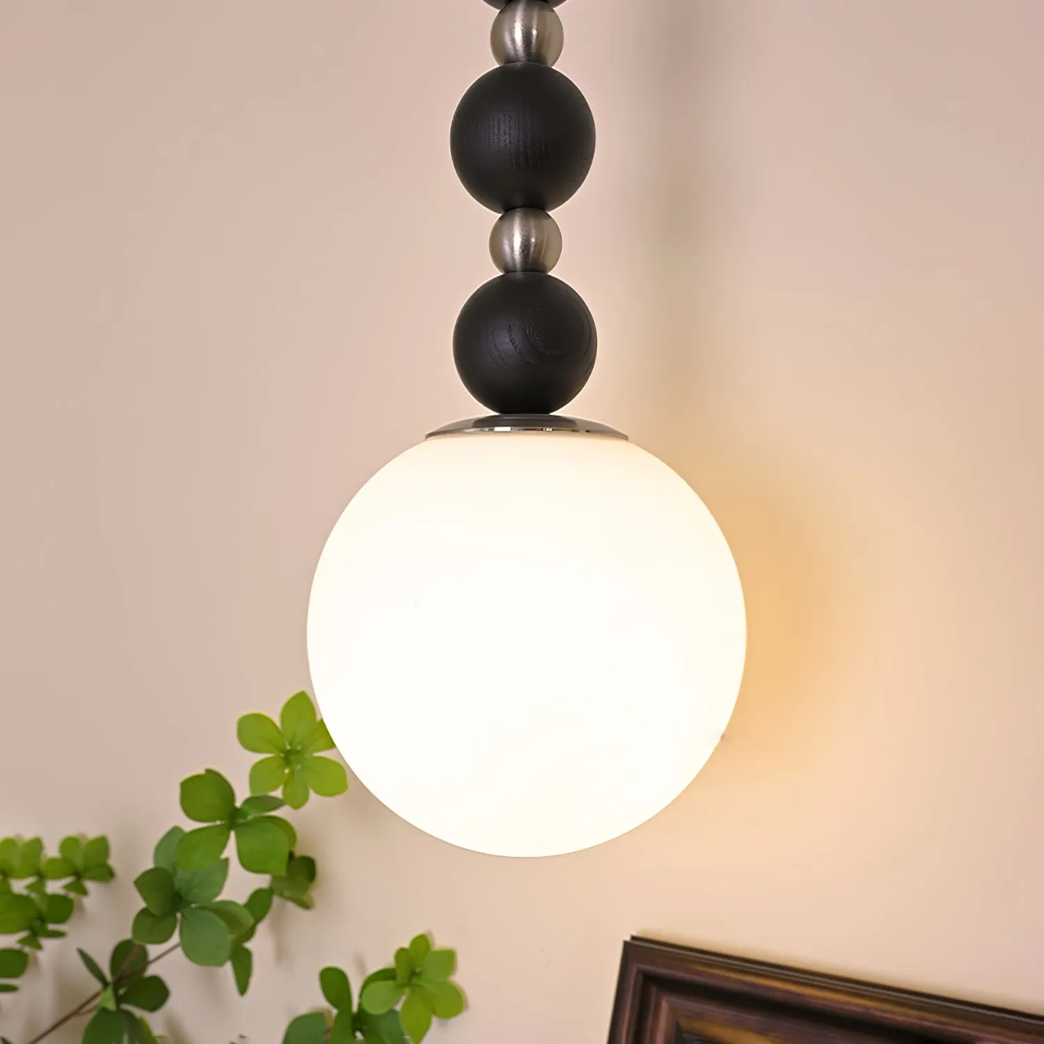 Vertical Walnut Balls Pendant Lamp