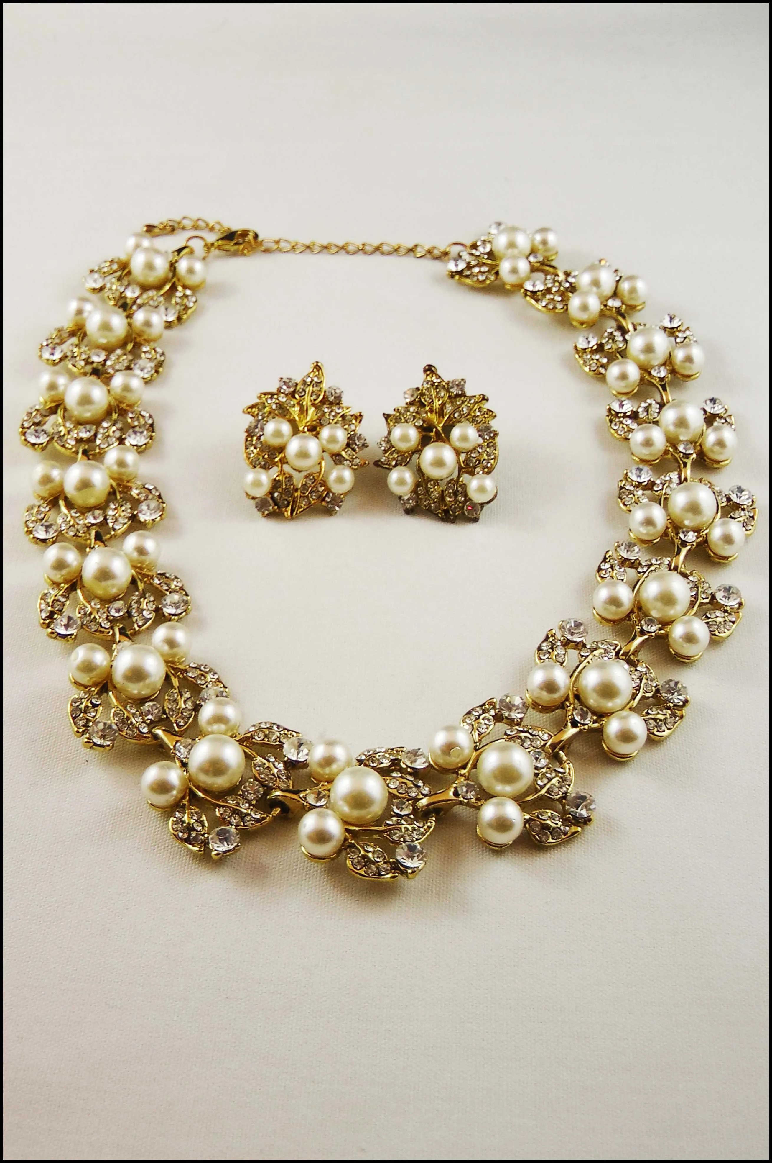 Victorian Pearl Vine Collar Set