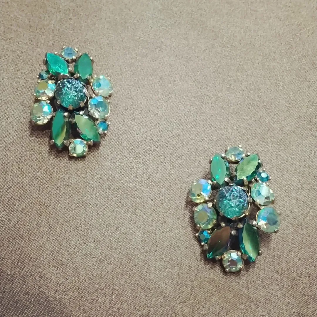 Vintage Schiaparelli Green clip on earrings