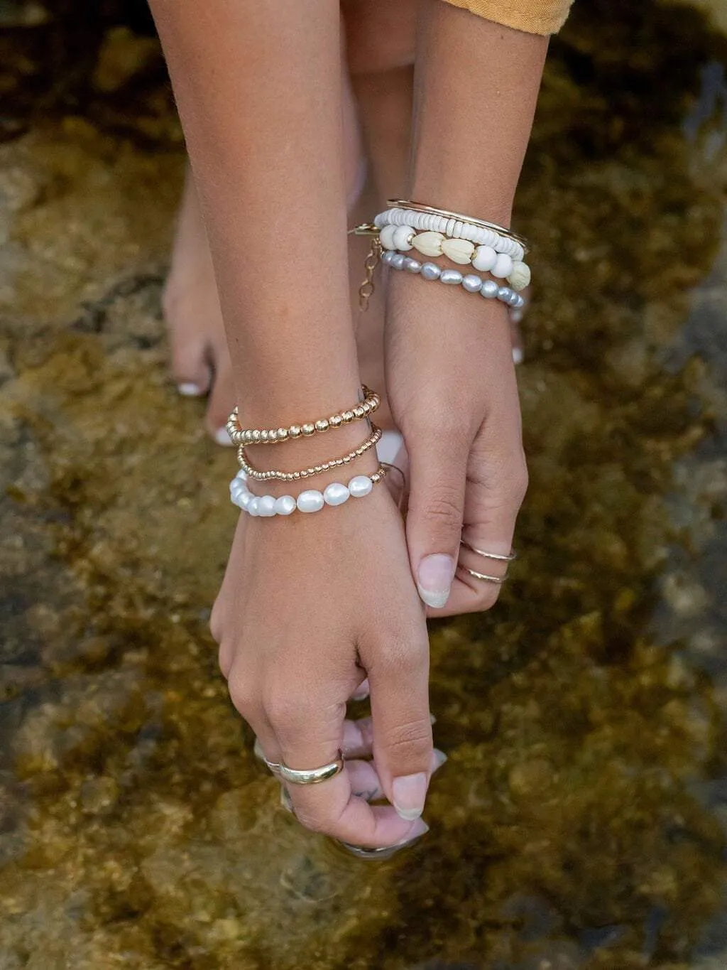 White Turquoise Pikake Flower Bead Bracelet - Hakumele
